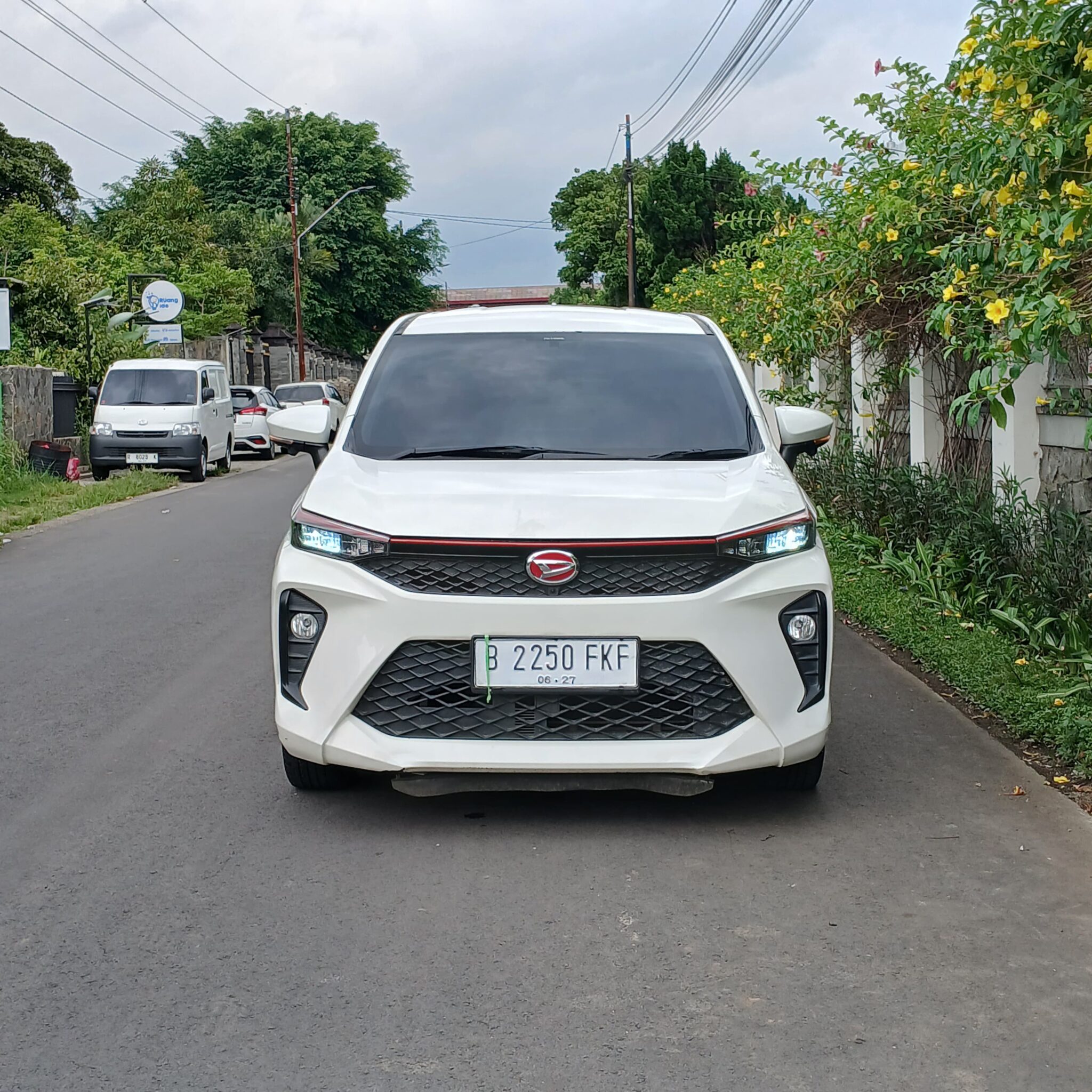 Daihatsu Xenia 1.3 R CVT Tahun 2022 Bekas