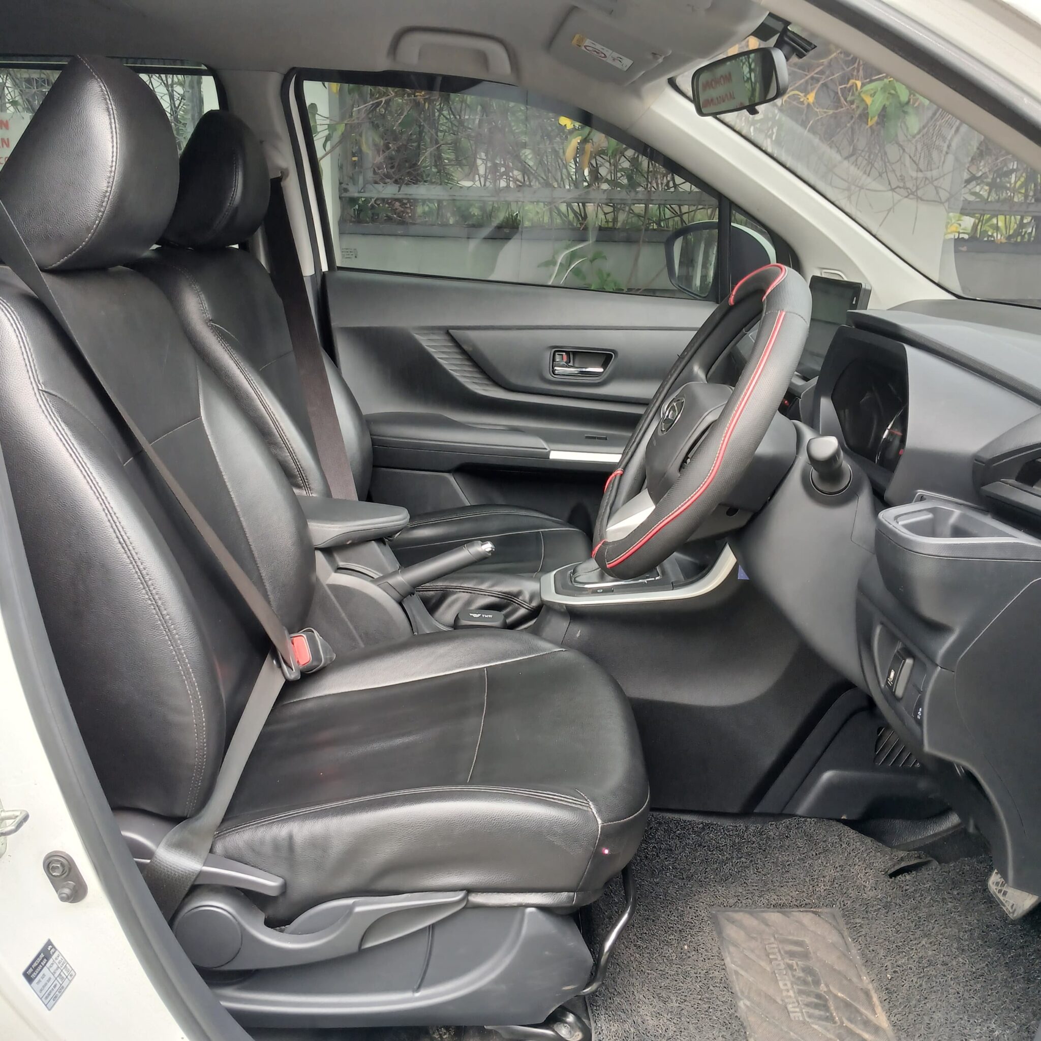 Daihatsu Xenia 1.3 R CVT Tahun 2022 Bekas