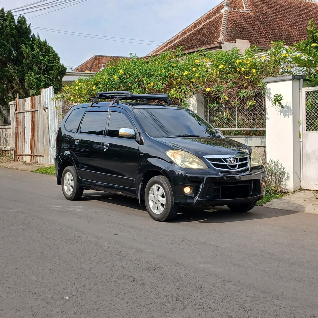 Mobil avanza bekas
